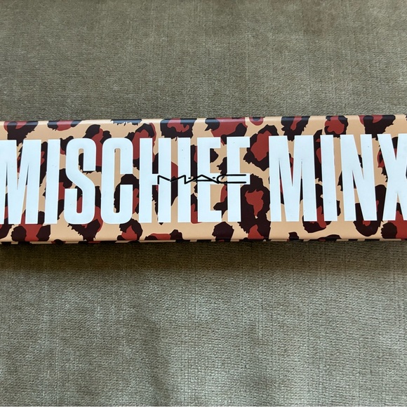 New!! MAC Cosmetics “Mischief Minx” Eyeshadow Palette! - Picture 2 of 9